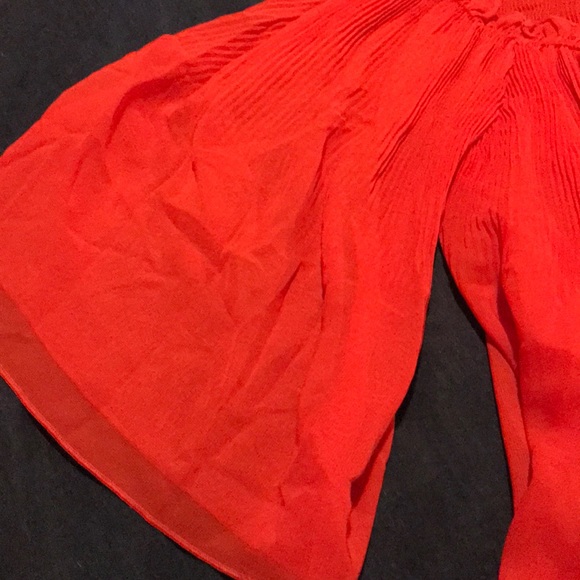 Romeo/Juliet Accordion Blouse - Picture 5 of 6